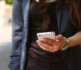 Сенатор США рассказал, как защитит смартфон от хакеров