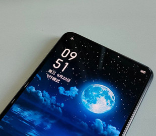 Первый смартфон Realme с подэкранной камерой показали вживую