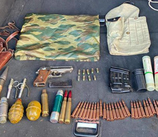 Чоловік намагався вивезти із Харківської області арсенал трофейної зброї