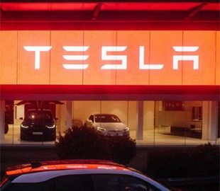 Tesla пригрозила сотрудникам увольнением за утечки информации