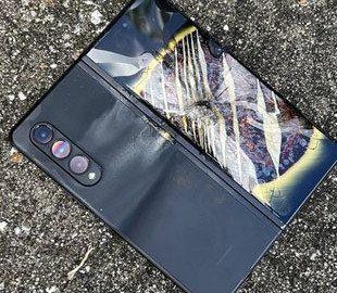Новейший смартфон Samsung загорелся спустя неделю после падения