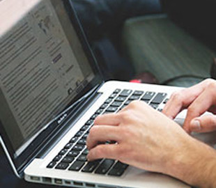 Bloomberg: ІТ-компании бегут из Беларуси