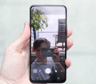 Samsung работает над безрамочным смартфоном с камерой под дисплеем