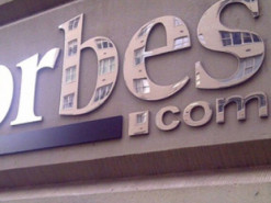 Миллиардеры из РФ просят журнал Forbes не называть их "российскими" бизнесменами