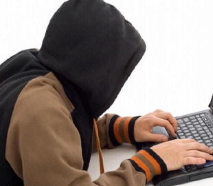 Кіберполіція викрила злочинну групу інтернет-шахраїв у продажу неіснуючих товарів