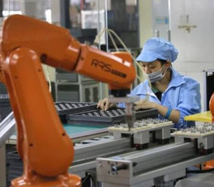 Почему у Apple не получилось заменить людей роботами