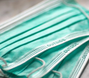 Мошенники продавали маски в фейковом блоге Андрея Федорива