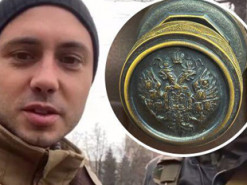 Российский герб на дверной ручке: Тарас Тополя показал встречу с "русским миром" в Харькове