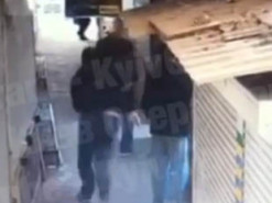 Крадіжка у прямому ефірі: Як на радіоринку у столиці поцупили телефон