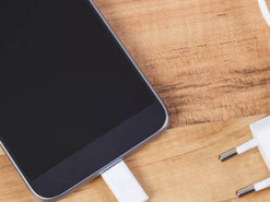 В ЕС уже осенью могут ввести единый стандарт зарядки смартфонов