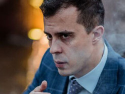 Объявленный в розыск в России главред The Insider: Путин переступил новую "красную линию"