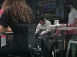 В США блогер сломал руку сотруднику ресторана