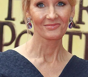 В Сети появился хэштег против хейта в адрес Джоан Роулинг