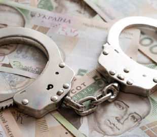 Переселенця з Харкова затримали за шахрайство з волонтерськими грошима