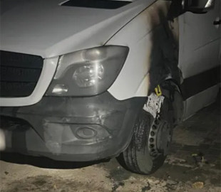 Одесита завербували для підпалу авто після фейкової заяви на «єПідтримку»: йому загрожує до 10 років