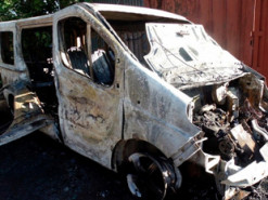 Поліція затримала донеччанина, який намагався обікрасти автівку та не знайшовши цінностей – підпалив її