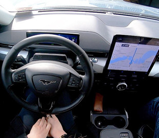 Ford бросила вызов Tesla и GM с новой системой базового автопилота