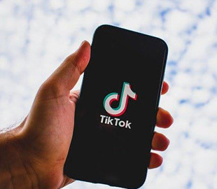 В США обвинили TikTok в распространении российской пропаганды