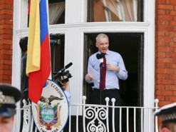 В МИДе Эквадора подтвердили изоляцию Ассанжа