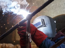 Искусственный интеллект и роботы уничтожат меньше рабочих мест, чем боялись эксперты