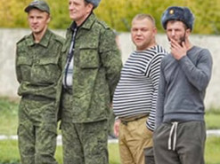 Росіянки масово здають чоловіків військкомам за гроші