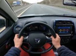 На видео показали тест-драйв нового электрокара Dacia Spring