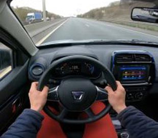 На видео показали тест-драйв нового электрокара Dacia Spring