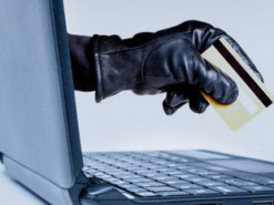 Мужчина перечислил мошенникам 25 тысяч гривен за виртуальный трактор