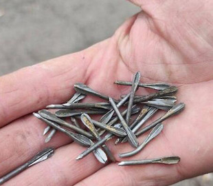 Украинские бойцы показали, чем начиняют снаряды оккупанты