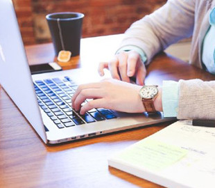 YouTube, Signal, WhatsApp: у Росії вирішили боротися з відеохостингом і популярними месенджерами