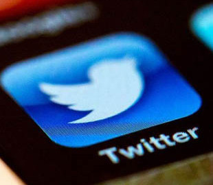 В Twitter заявили, что связанные с РФ аккаунты продвигали теорию заговора