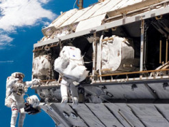 Суперкомпьютер узнает, выживем ли мы на Марсе: устройство изучает мутации ДНК прямо на МКС