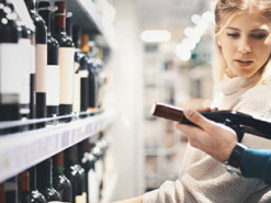 В Лондоне ИИ будет определять возраст покупателей и решать, продавать ли им алкоголь