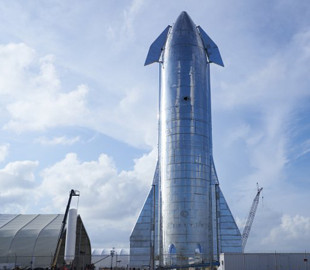 Илон Маск пообещал решить проблему с космическим мусором при помощи корабля Starship