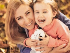 Тоня Матвієнко показала рідкісне фото з дочкою з Португалії