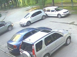 Відео з жінкою, яка не вміє паркуватись, стало хітом в мережі