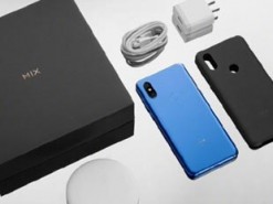 Беспроводная зарядка входит в комплект поставки всех версий смартфона Xiaomi Mi Mix 3