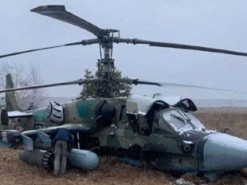 У Мережі з'явилося відео падіння збитого ворожого гелікоптера
