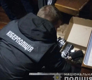 В Запорожье киберполиция задержала двух молодых хакеров