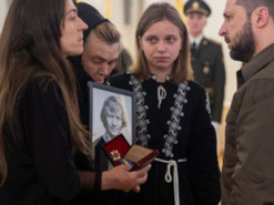 Президент передав орден "За мужність" родині загиблого Макса Левіна