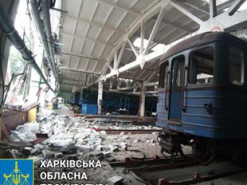 Фотофакт разрушения ракетным ударом депо харьковского метрополитена