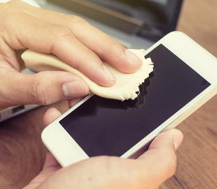 Врачи предупредили о бактериях, живущих на смартфонах