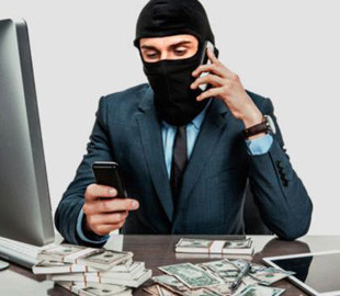 «ПриватБанк» попереджає: шахраї телефонують від імені банку і крадуть гроші
