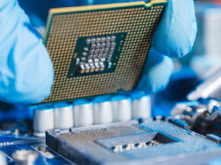 Не могут повторить: почему у России не получится наладить производство чипов, как в Китае