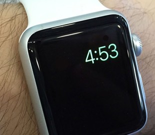 Apple запатентовала дисплей для Apple Watch, который всегда работает