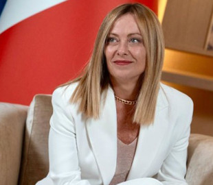 Мелоні не збирається забороняти в Італії соцмережі для дітей