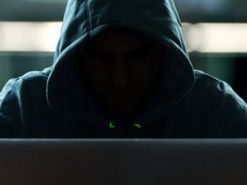 росіяни видали координати своєї бази українським хакерам, які прикидалися привабливими жінками у соцмережах — FT