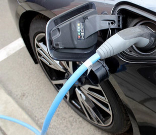 Ученые придумали способ зарядки электромобилей на ходу