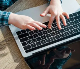 Понад 300 мільйонів дітей щороку стають жертвами сексуального насильства в Інтернеті - дослідження