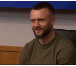 Підкорив з першого погляду: охоронець Зеленського привернув до себе увагу тисячі українок